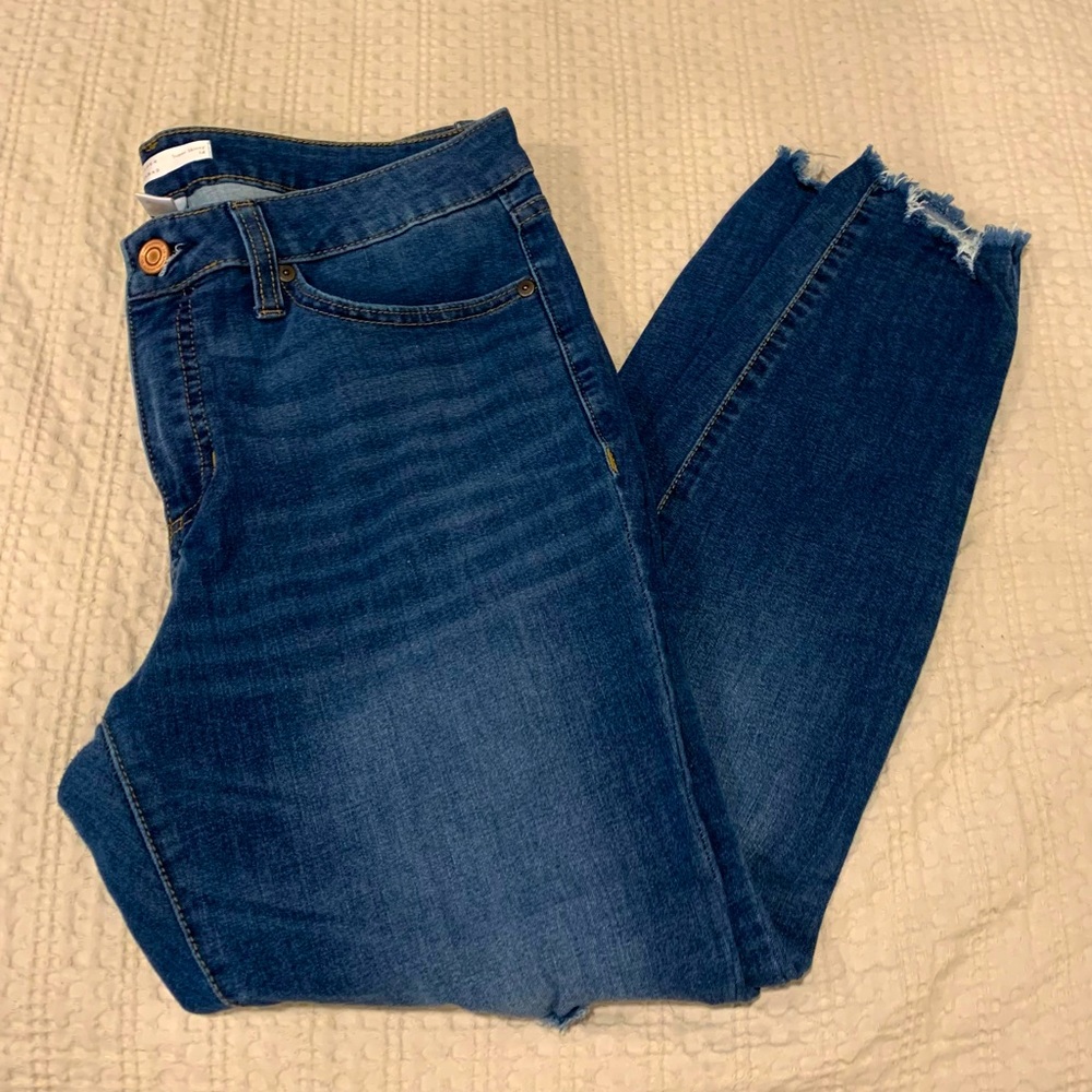 LC Lauren Conrad distressed jeans